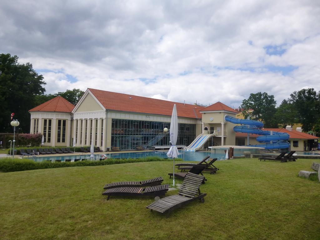 Hotel Zatisi Františkovy Lázně Екстериор снимка