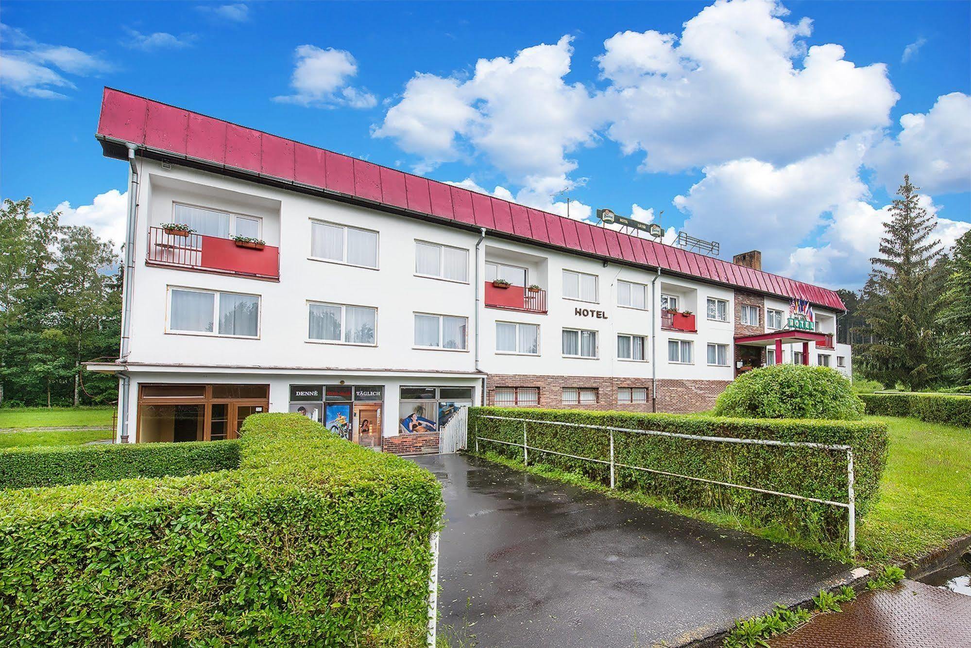 Hotel Zatisi Františkovy Lázně Екстериор снимка