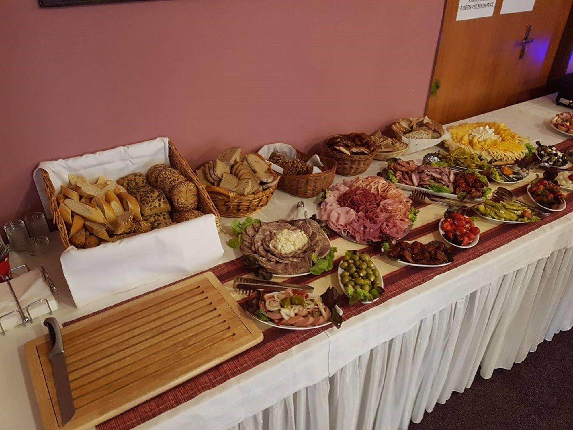 Hotel Zatisi Františkovy Lázně Екстериор снимка